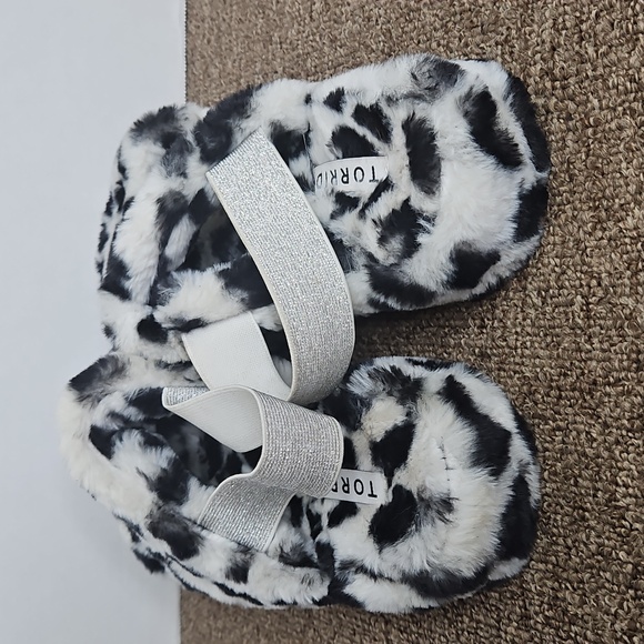 Torrid Leopard Faux Fur Double Strap Slippers Elastic Strap Back Sz 9.5 Womens - Picture 6 of 7